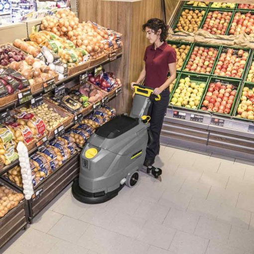 Karcher BD 43-25 cleaning supermarket floor