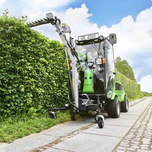CR2260 city ranger in use hedge cutting