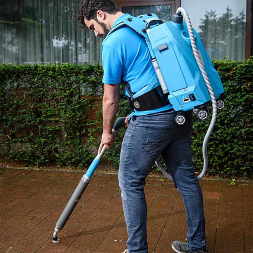 i-gum chewing gum removal machine in use as backpack