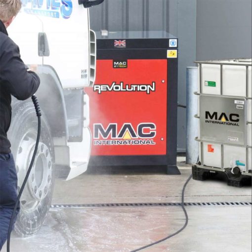 MAC Revolution Static pressure washer in use